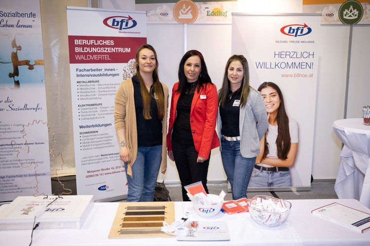 Das Team des BFI NÖ auf der Job- und Bildungsmesse in Hollabrunn