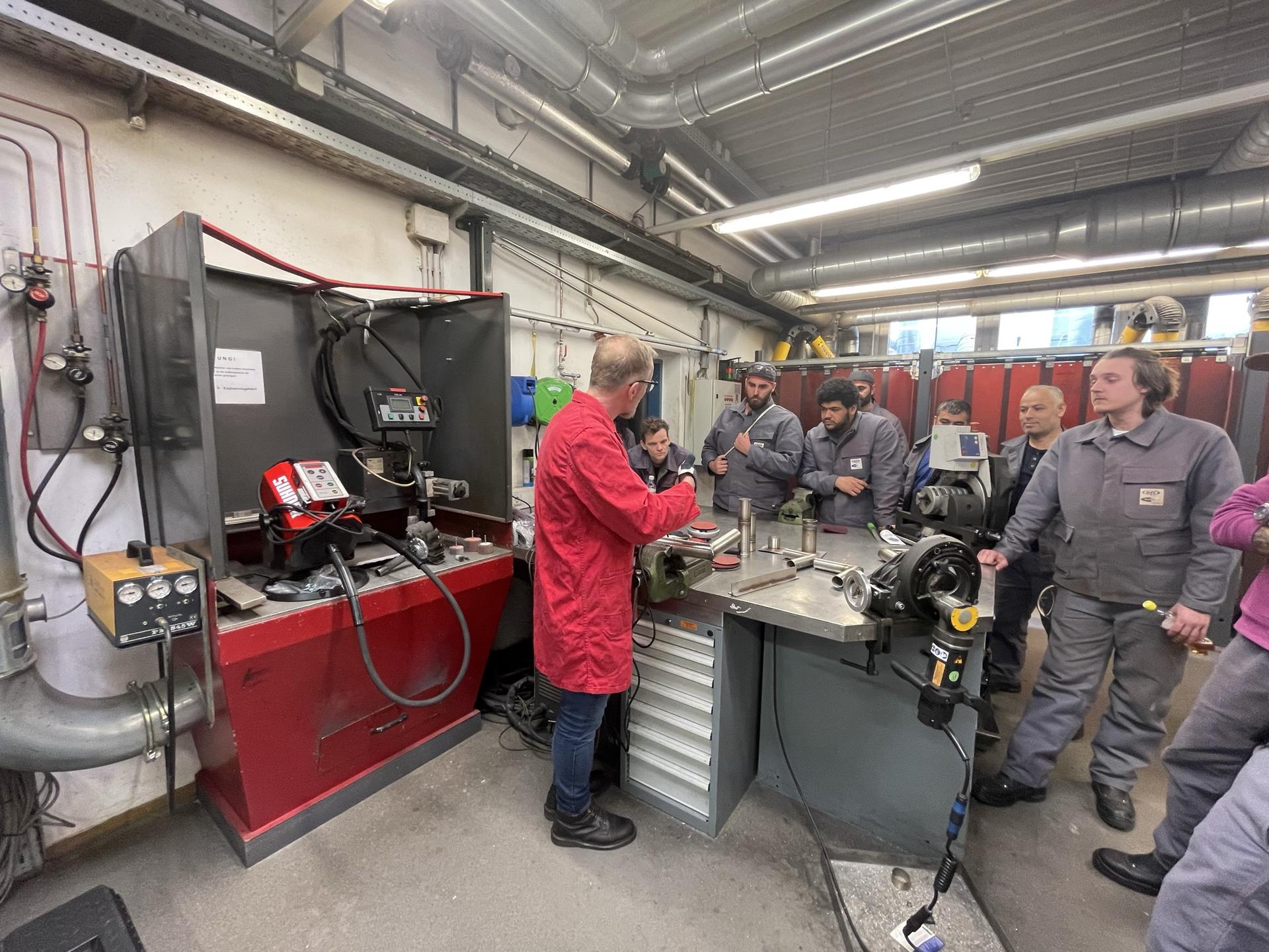 Fachvortrag der Firma SUHNER SU-matic in der Schweißtechnik