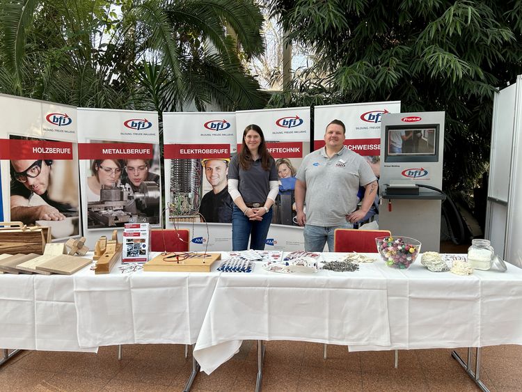 Das Team des JHAZ auf der AK Kids Messe in Vösendorf
